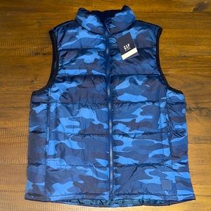 Super cute NWT warm GAP boys’ puffer zip vest